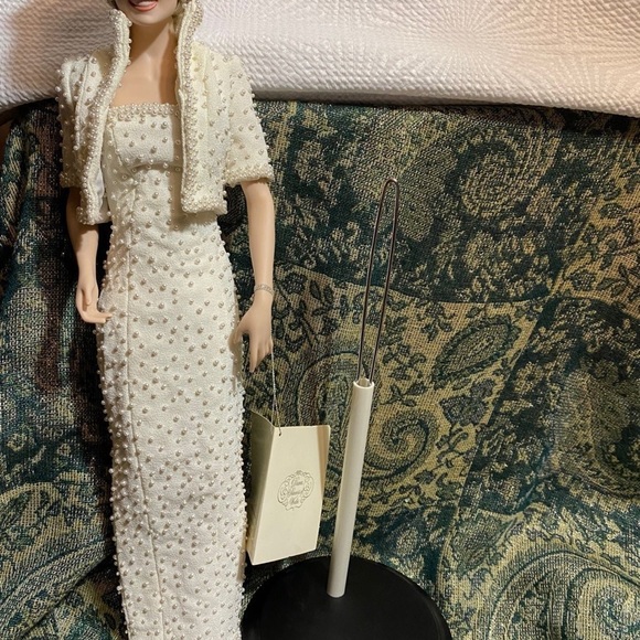 Franklin Mint Princess Diana Doll - Picture 4 of 12